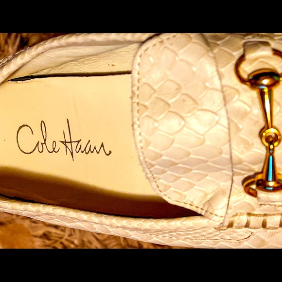Cole Haan Off-White Crocodile Woman’s Loafers size 9 - Picture 2 of 5